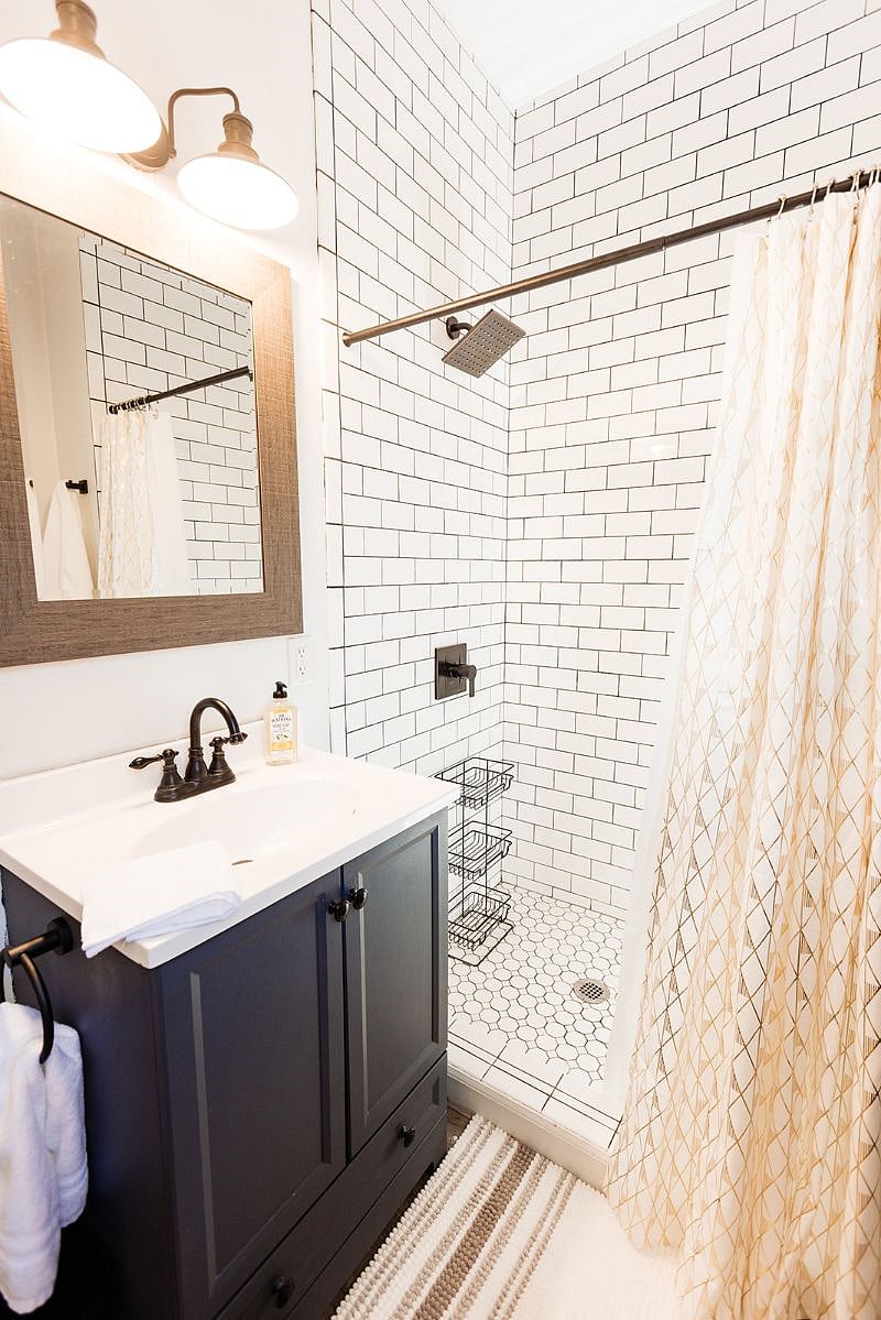 Upstairs Full Bath
