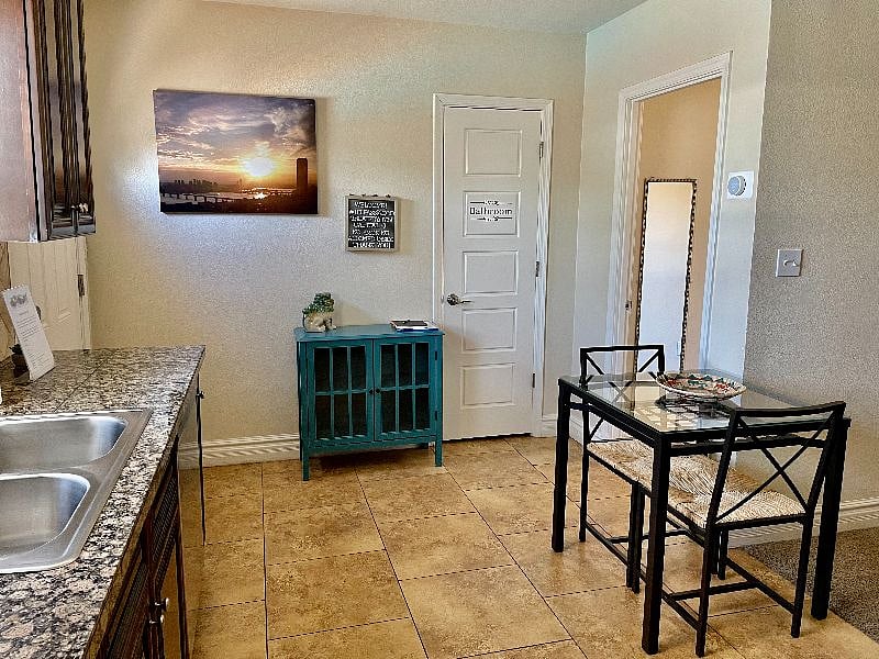 Furnished Finder property 440094_1 photo 3