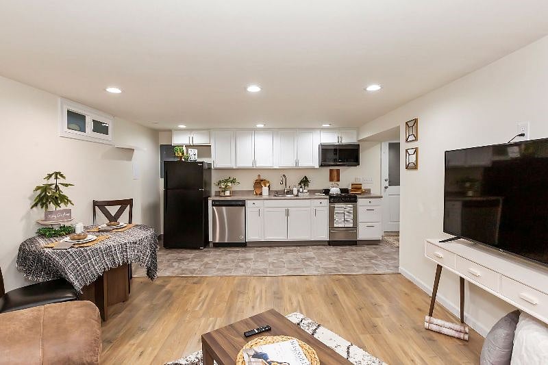 Furnished Finder property 440189_1 photo 6