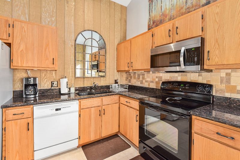 Furnished Finder property 440226_1 photo 9