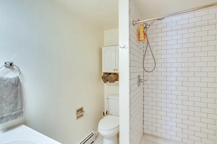 Furnished Finder property 440281_3 photo 16