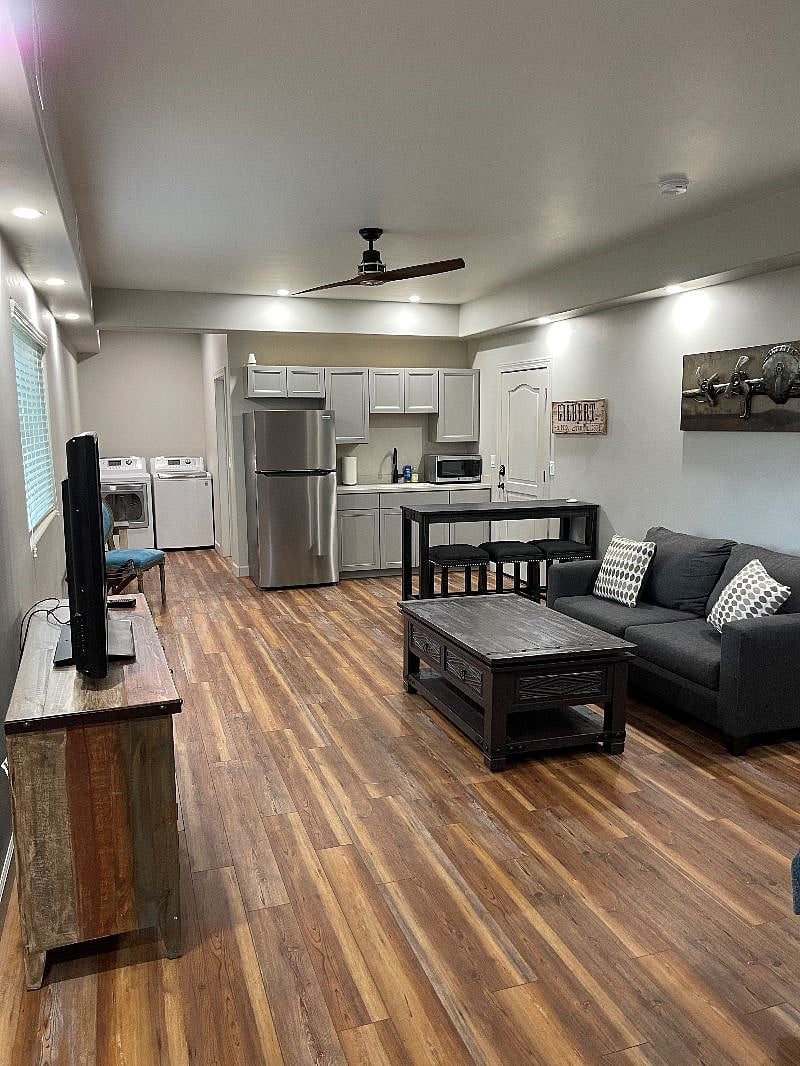 Furnished Finder property 440328_1 photo 1