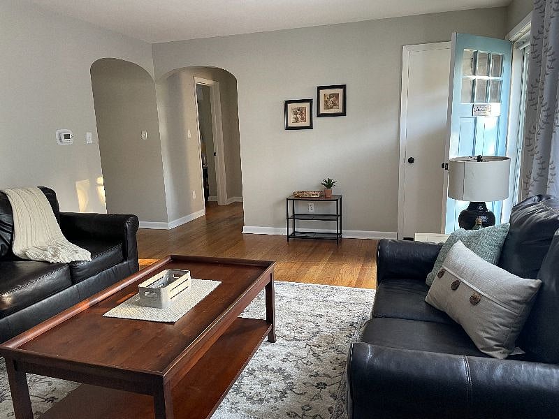 Furnished Finder property 440397_1 photo 3