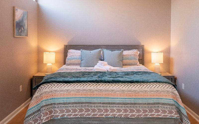 King sized bedroom