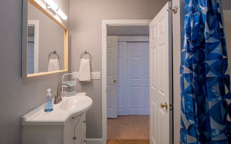 large bathroom off of the king sized bed room