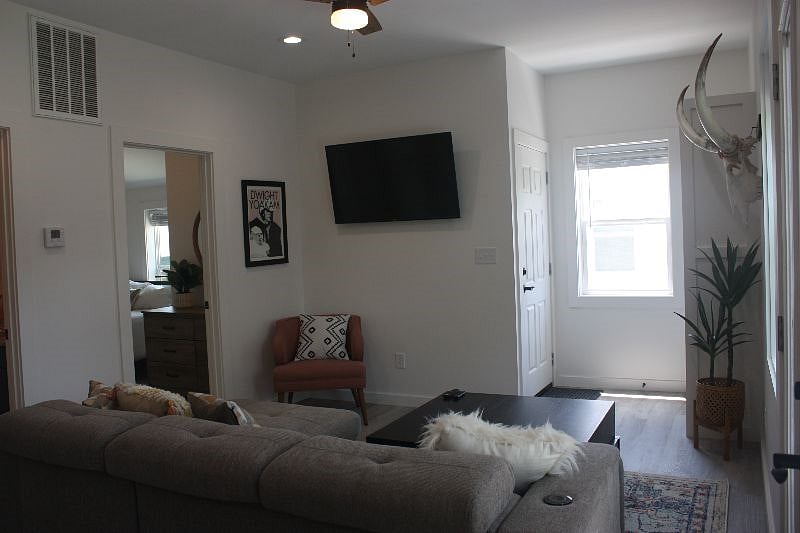 Furnished Finder property 440465_1 photo 3