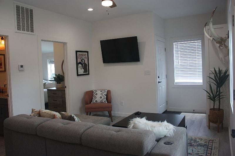 Furnished Finder property 440465_1 photo 18