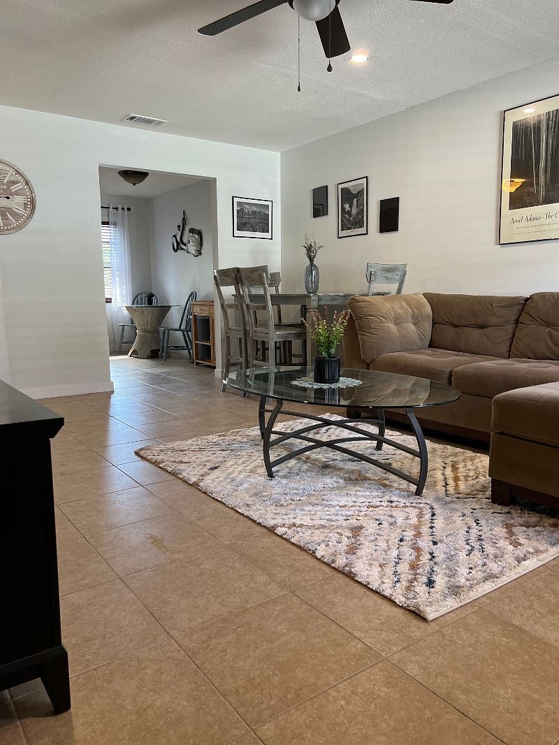 Furnished Finder property 440522_1 photo 3