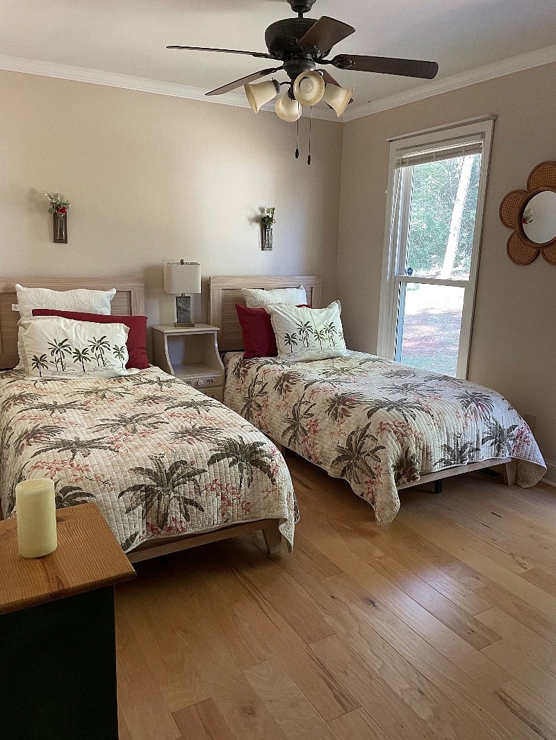 Third Bedroom - 2 Twin beds XL