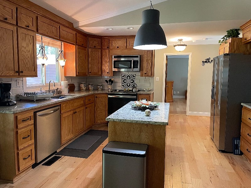Kitchen - Stocked w Stoneware Dishes as Well as Pioneer Woman Collection for outdoor use, Basic set of pots, pans, baking dishes, coffee maker, blender