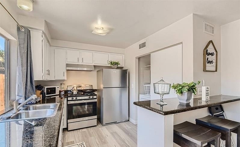 Furnished Finder property 440726_1 photo 3