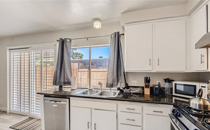 Furnished Finder property 440726_1 photo 4