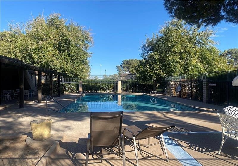 Furnished Finder property 440726_1 photo 15