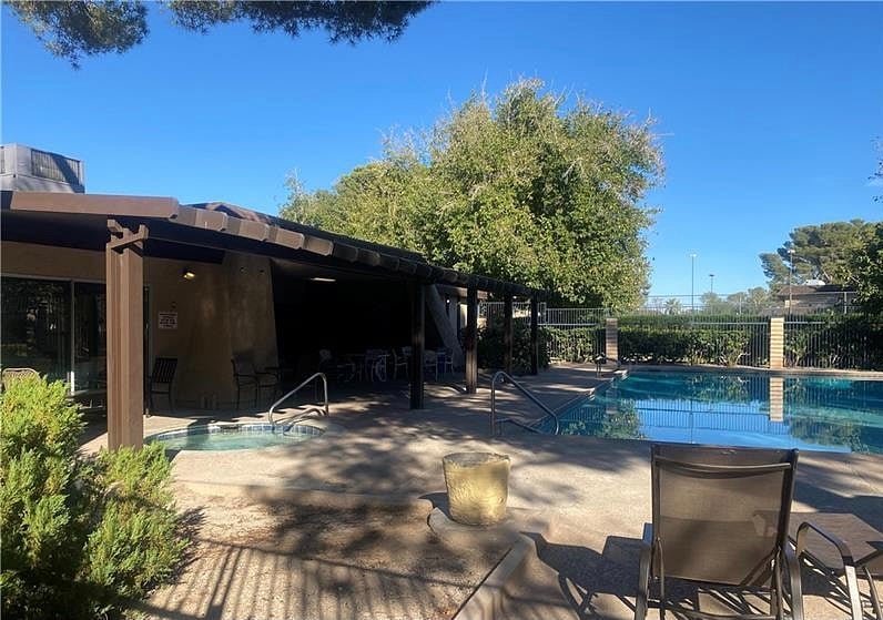 Furnished Finder property 440726_1 photo 16