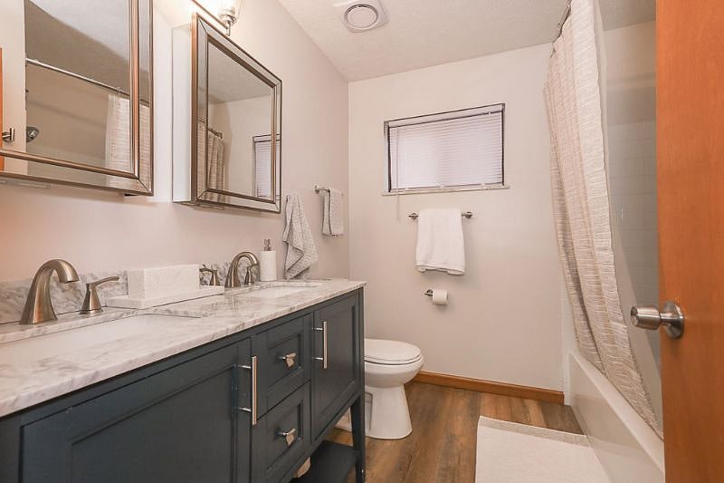 Second floor full bathroom