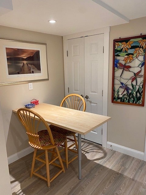 Kitchen table - Washer & dryer in closet next to table