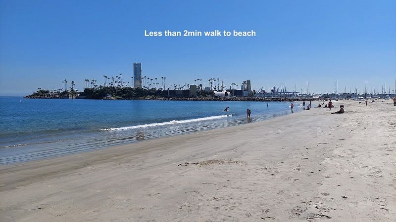 Less than 2 min walk to the beach