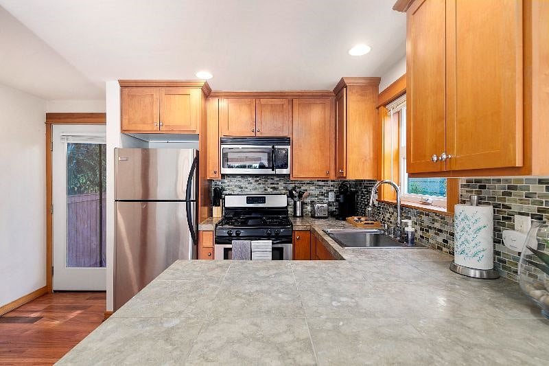 Furnished Finder property 440871_1 photo 22
