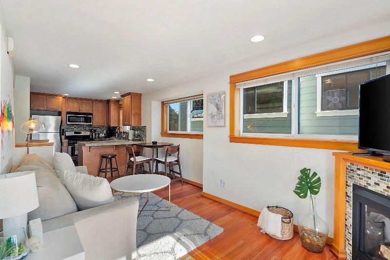 Furnished Finder property 440871_1 photo 18
