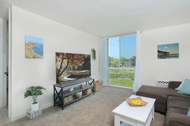 Furnished Finder property 440996_3 photo 9