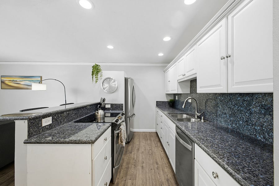 Furnished Finder property 440996_4 photo 14