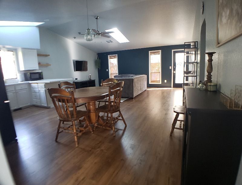 Furnished Finder property 441204_1 photo 3