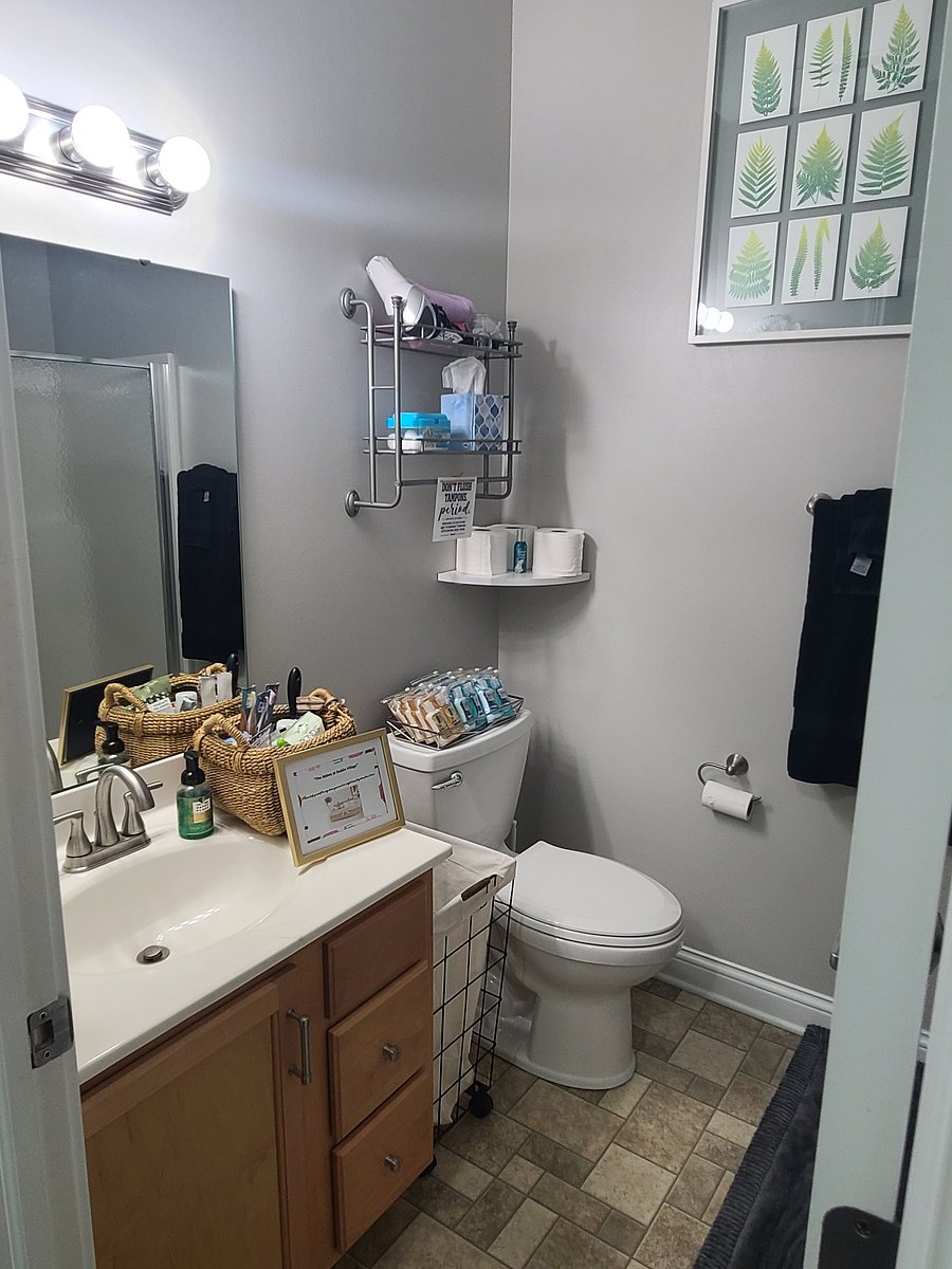 Full Bathroom