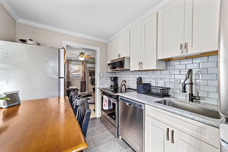 Furnished Finder property 441288_1 photo 3