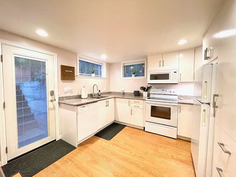 Furnished Finder property 441385_1 photo 3