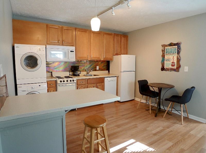 Furnished Finder property 441584_1 photo 3