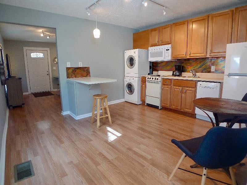 Furnished Finder property 441584_1 photo 5