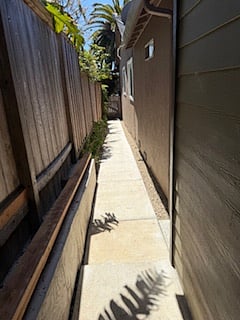 private walkway to cottage front door.