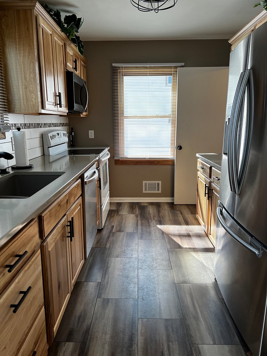 Full kitchen