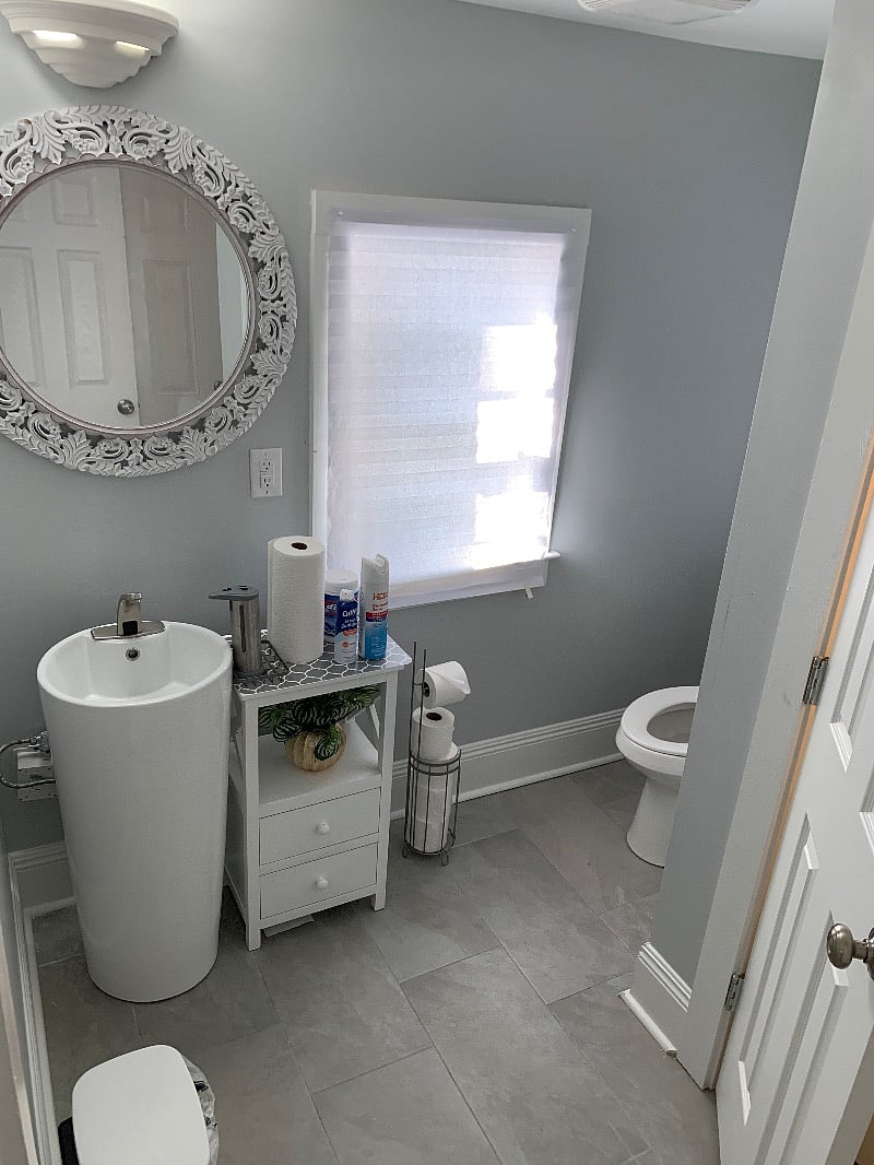 .5 bath with washer /dryer 