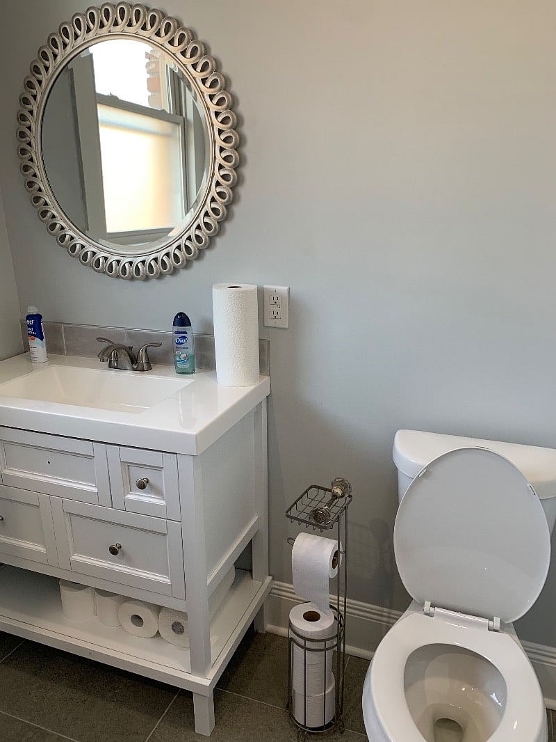 Hall Shared bathroom 