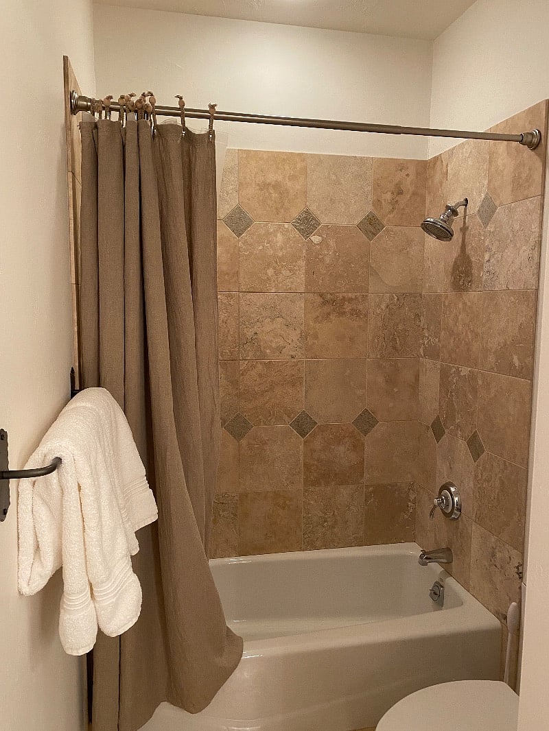 Bathtub, double vanity, heated floors!