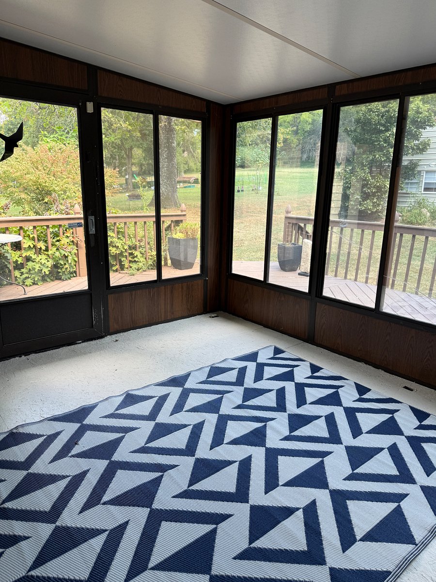 4 season room with heat and AC. Looks out into the beautiful park like back yard