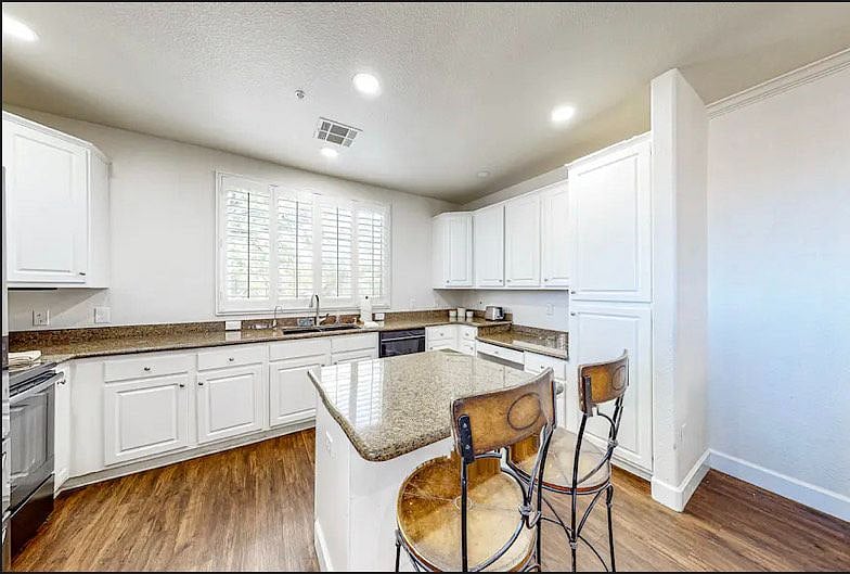 Furnished Finder property 442301_1 photo 21