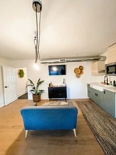 Furnished Finder property 442436_1 photo 3