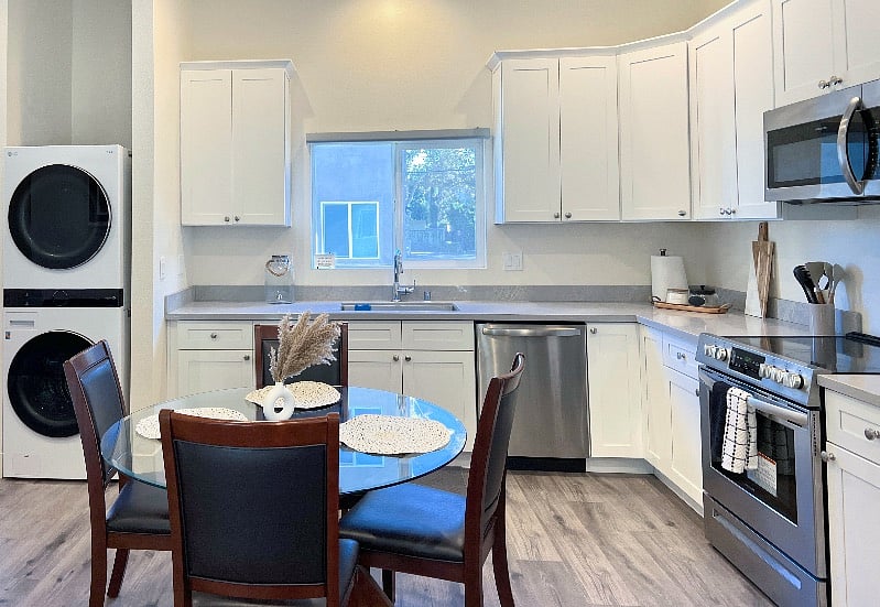 Furnished Finder property 442621_1 photo 3