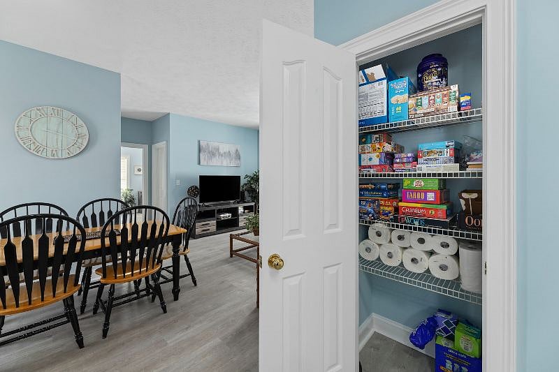 Furnished Finder property 442657_2 photo 8
