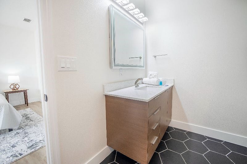 Furnished Finder property 442798_1 photo 35