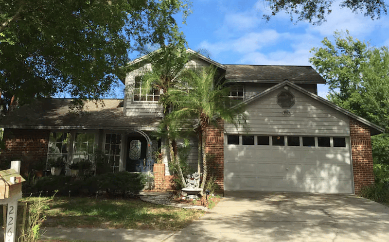 Welcome to your home away from home located in a quiet neighborhood just north of Tampa. Parking is provided in the driveway.