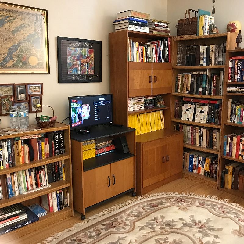 The entertainment area is furnished with a 32-inch smart TV, plus a wide assortment of books, magazines and games.