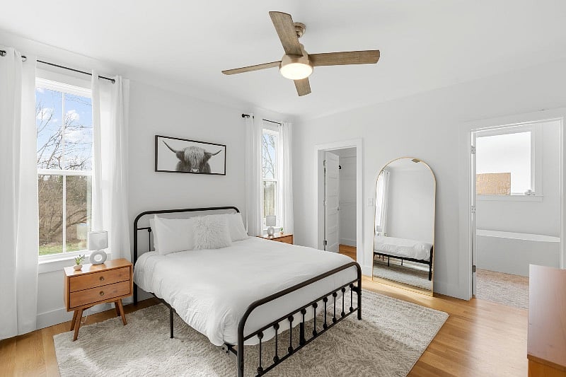 Master bedroom (1 of 4)