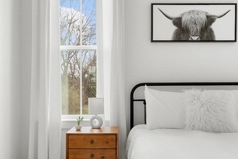 Master bedroom (1 of 4)