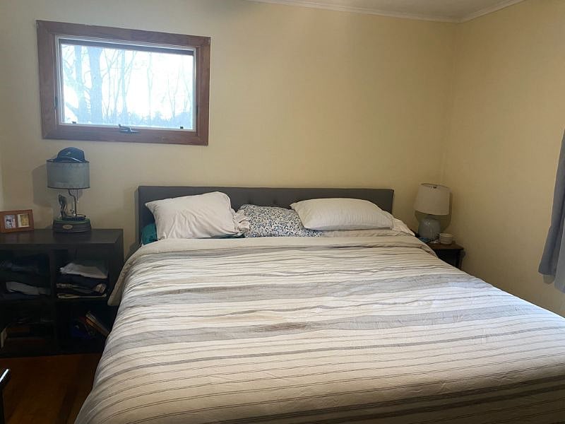 Main Bedroom with King-sized bed. New mattress - 2022