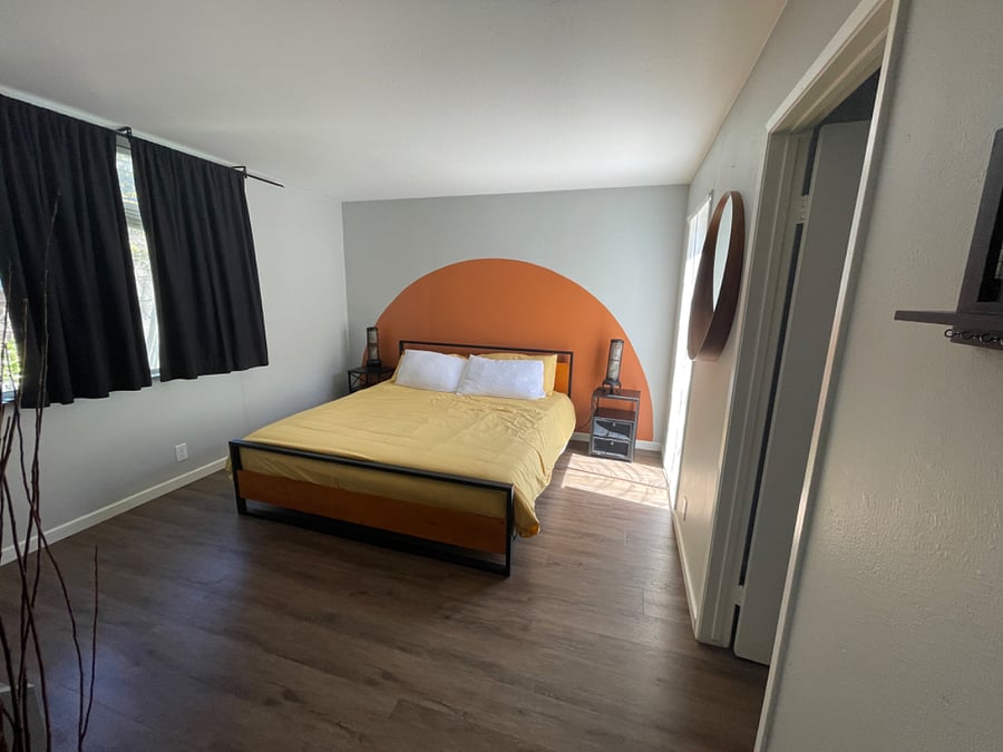 Large one bedroom with King bed