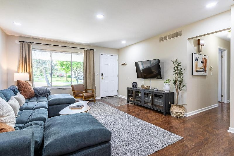 Furnished Finder property 443420_1 photo 8