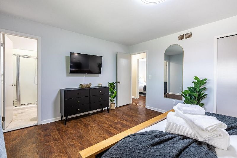 Furnished Finder property 443420_1 photo 22